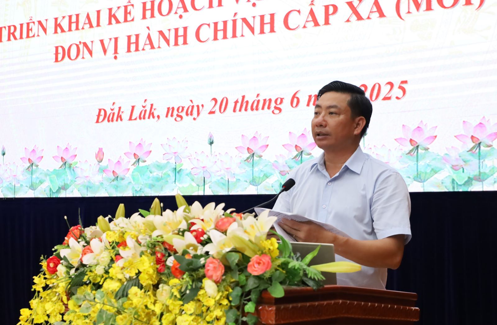anh 2 bài 9
